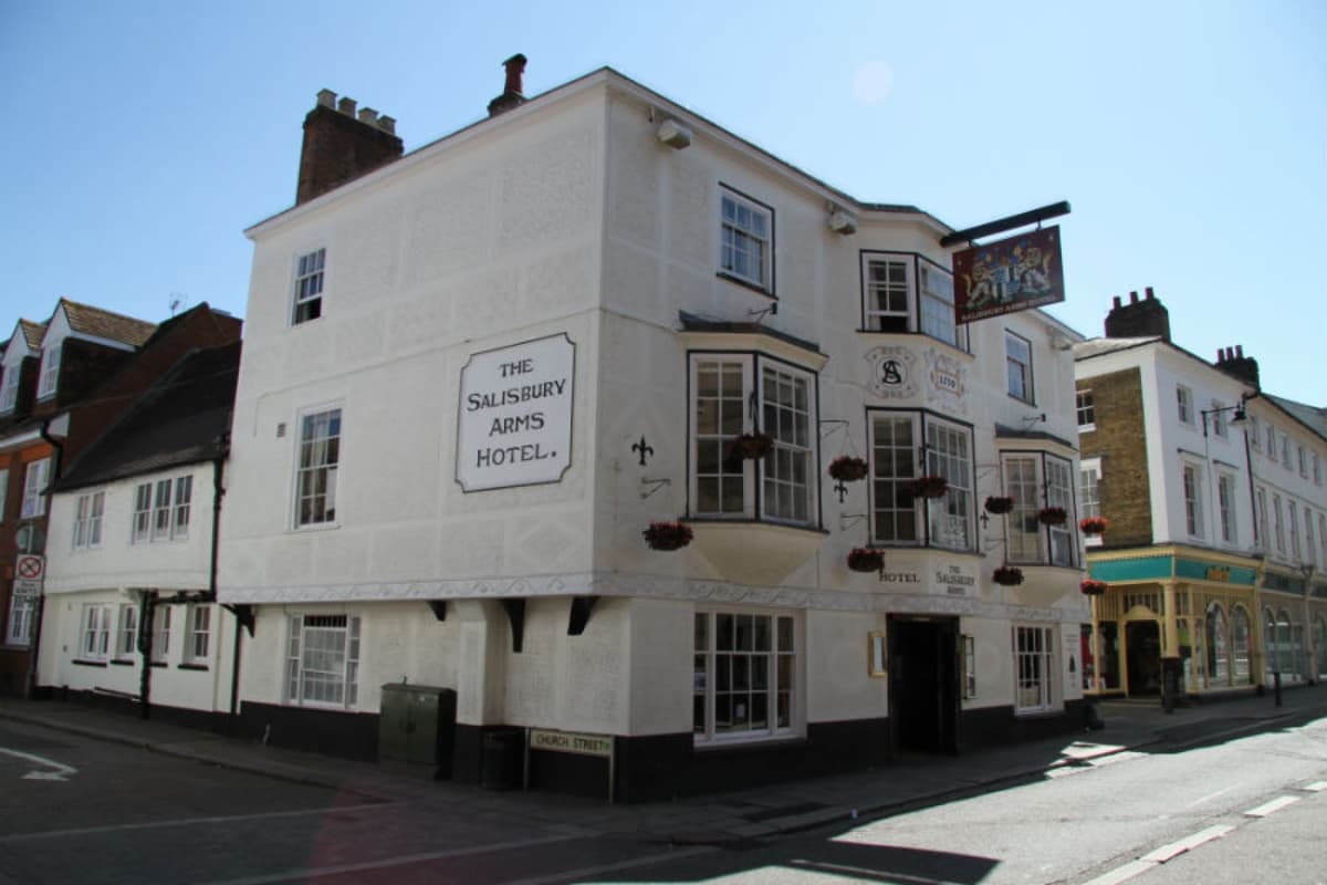 The Salisbury Arms Hotel